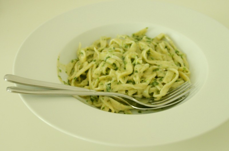 Bandnudeln mit Spinatsoße