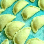 Quarkmaultaschen mit Johannisbeersoße
