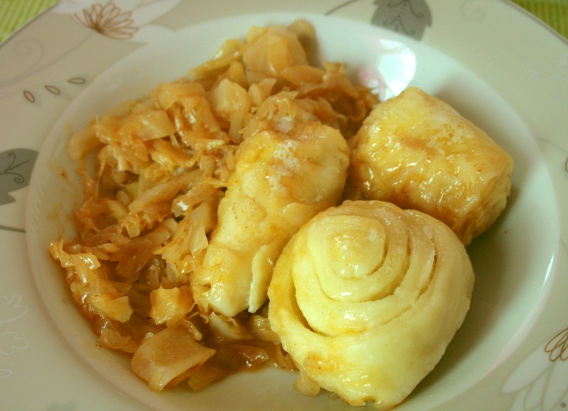 Strudel mit gebratenem Kohl